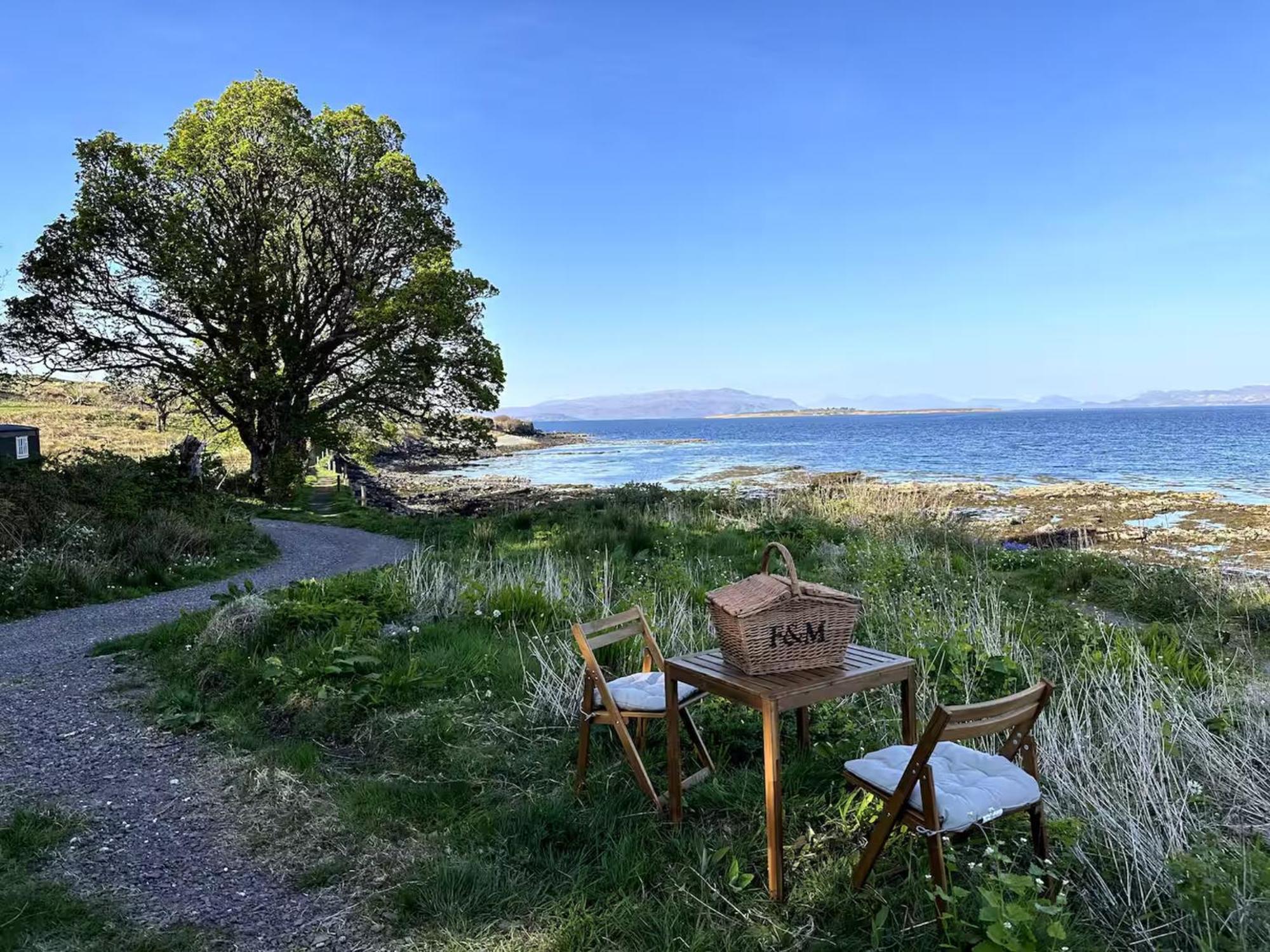 Corry Lodge Estate - Sheperds Huts Or Container Stays With Sea View Broadford (Isle of Skye) Buitenkant foto
