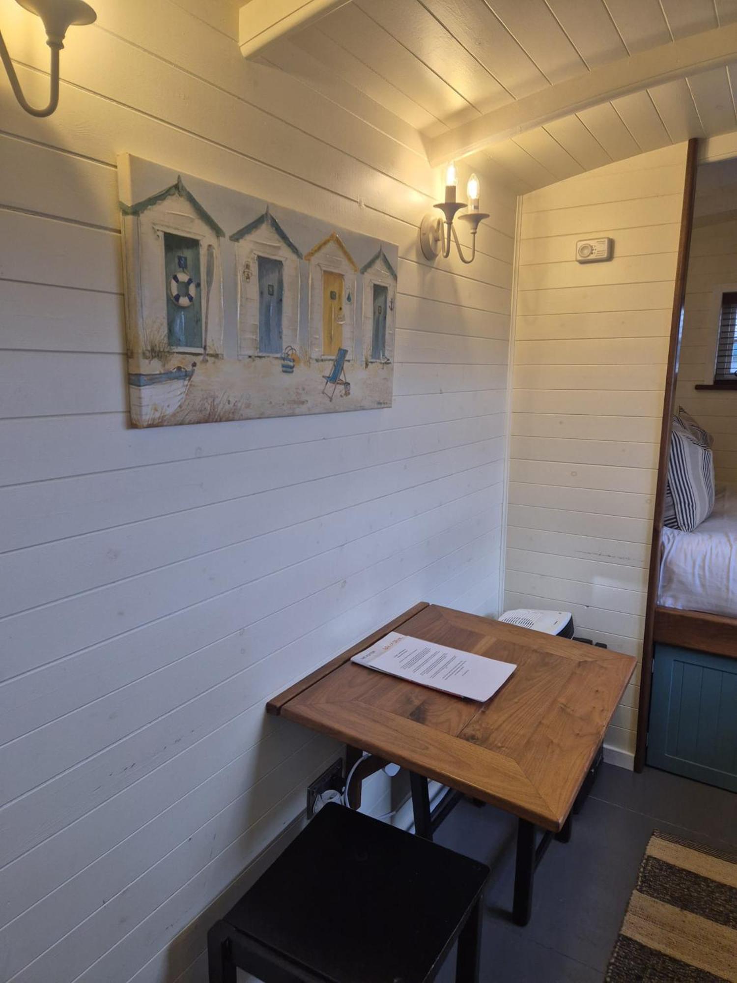Corry Lodge Estate - Sheperds Huts Or Container Stays With Sea View Broadford (Isle of Skye) Buitenkant foto