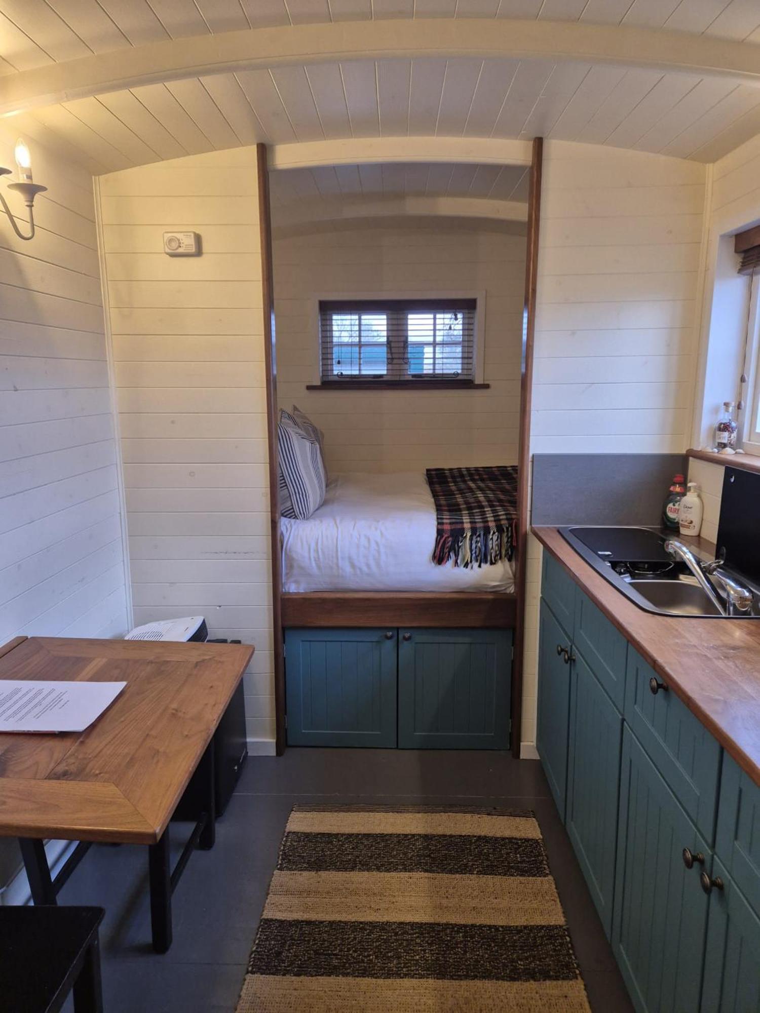 Corry Lodge Estate - Sheperds Huts Or Container Stays With Sea View Broadford (Isle of Skye) Buitenkant foto